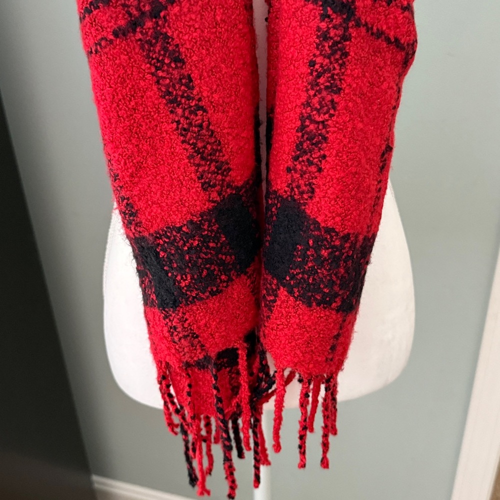 Red and Black Plaid Blanket Scarf - Picture 4 of 4